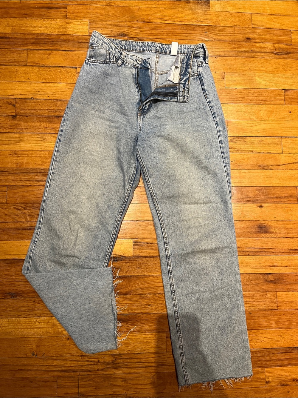 H&M Light Wash Women’s Straight Leg Jeans - Classic Casual